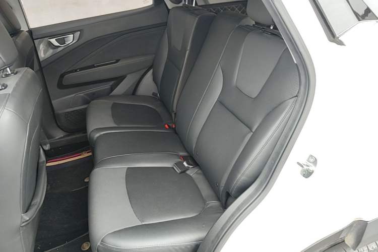 Used Wuling Alvez 2022 1.5L CVT Comfort Edition Left Rear Seat