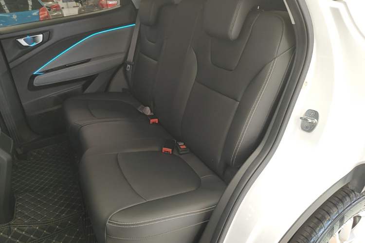 Used Wuling Alvez 2022 1.5L CVT Comfort Edition Left Rear Seat