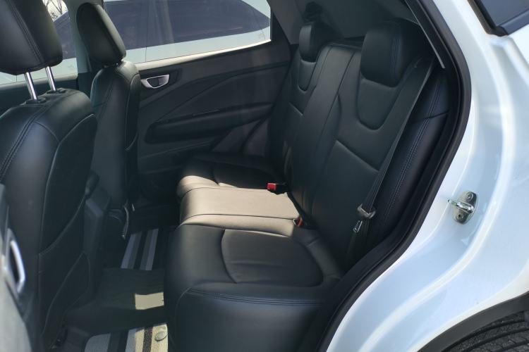 Used Wuling Alvez 2022 1.5L Manual Free-Style Model Left Rear Seat