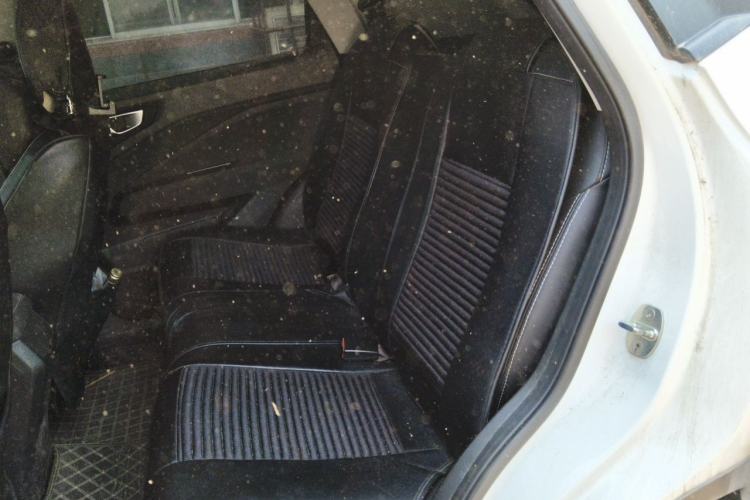Used Wuling Alvez 2022 1.5L Manual Free-Style Model Left Rear Seat