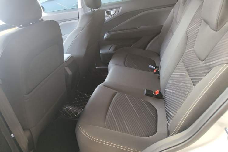 Used Wuling Alvez 2022 1.5L Manual Free-Style Model Left Rear Seat