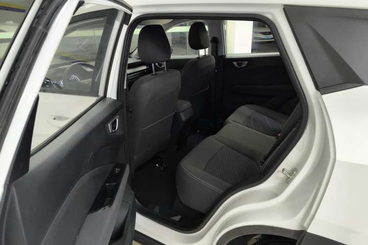 Used Wuling Alvez 2022 1.5L Manual Free-Style Model Left Rear Seat