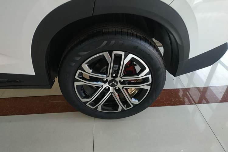 Used Wuling Alvez 2022 1.5T CVT Trendy & Cool Edition Left Rear Wheel Hub