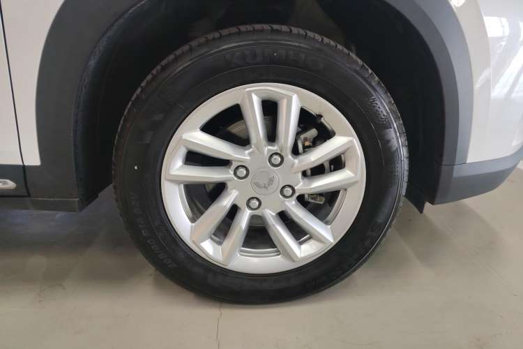 Used Wuling Alvez 2022 1.5L Manual Comfort Version Left Rear Wheel Hub