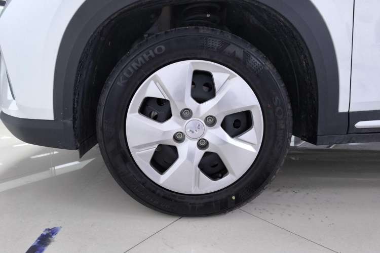 Used Wuling Alvez 2022 1.5L Manual Free-Style Model Left Rear Wheel Hub