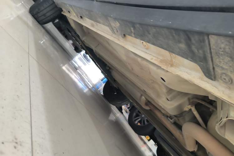 Used Wuling Alvez 2022 1.5L Manual Free-Style Model Left Side Sill