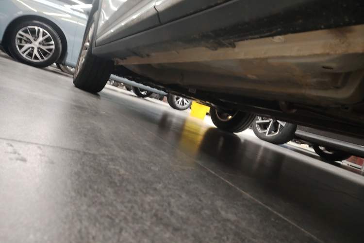 Used Wuling Alvez 2022 1.5L Manual Comfort Version Left Side Sill