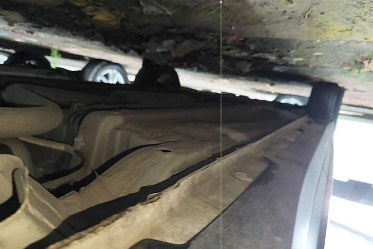 Used Wuling Alvez 2022 1.5L Manual Comfort Version Left Side Sill
