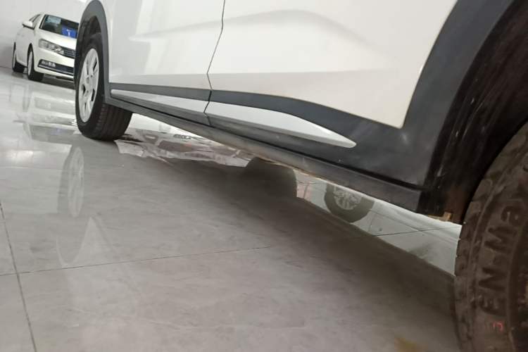Used Wuling Alvez 2022 1.5L Manual Free-Style Model Left Side Sill