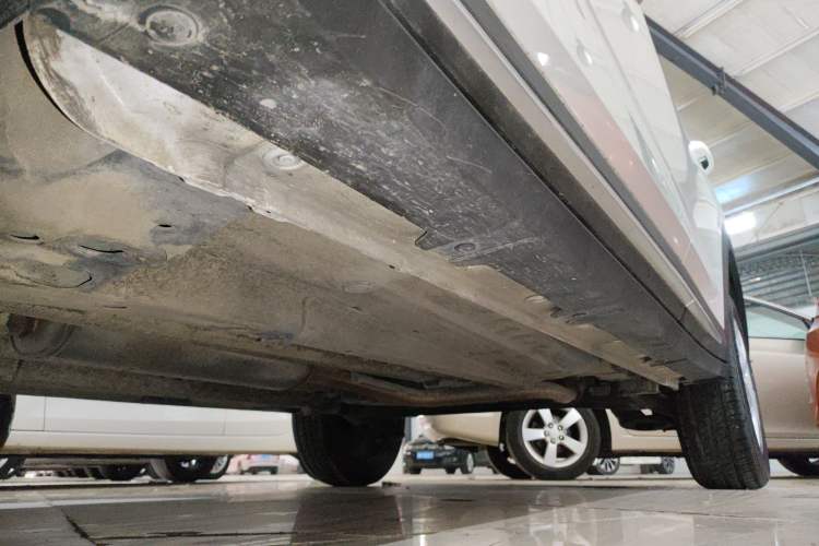 Used Wuling Alvez 2022 1.5L Manual Free-Style Model Left Side Sill