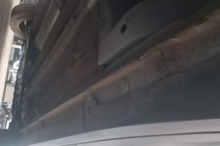 Used Wuling Alvez 2022 1.5L Manual Free-Style Model Left Side Sill