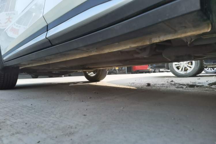 Used Wuling Alvez 2022 1.5L CVT Comfort Edition Left Side Sill