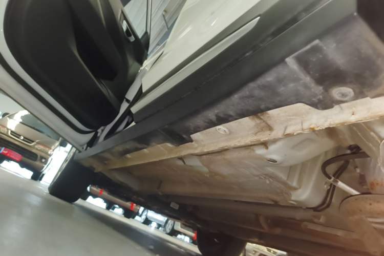 Used Wuling Alvez 2022 1.5L Manual Free-Style Model Left Side Sill