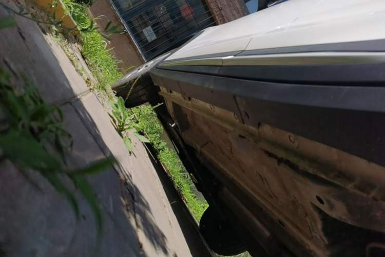 Used Wuling Alvez 2022 1.5L Manual Free-Style Model Left Side Sill
