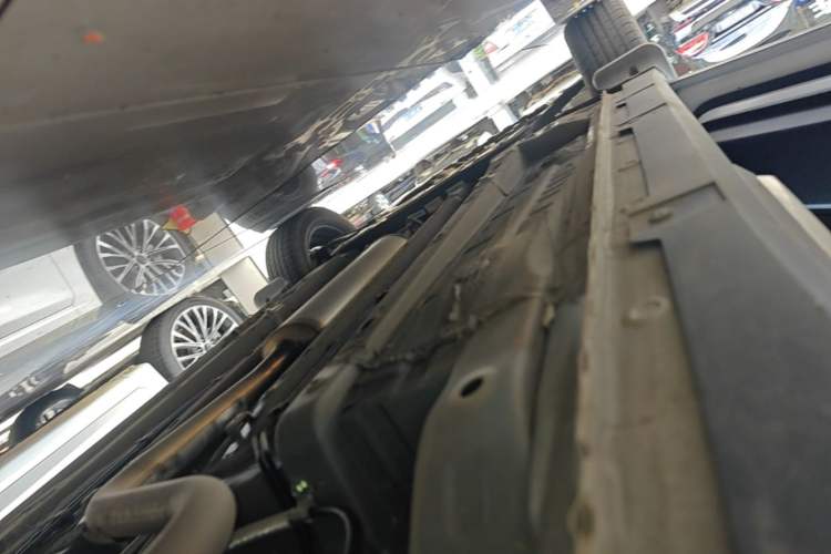 Used Wuling Alvez 2022 1.5L Manual Free-Style Model Left Side Sill