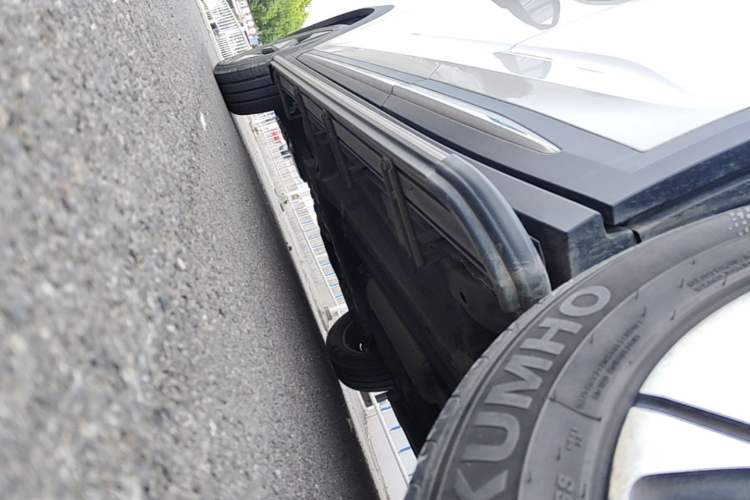 Used Wuling Alvez 2022 1.5L CVT Comfort Edition Left Side Sill
