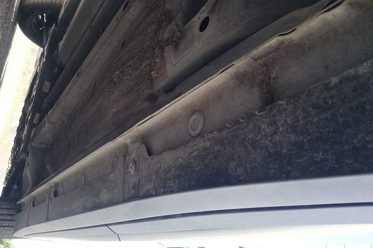 Used Wuling Alvez 2022 1.5L Manual Free-Style Model Left Side Sill