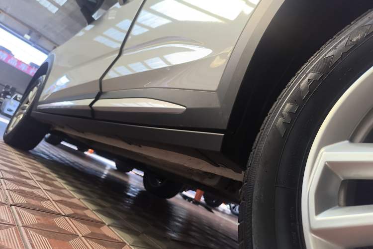 Used Wuling Alvez 2022 1.5L CVT Comfort Edition Left Side Sill