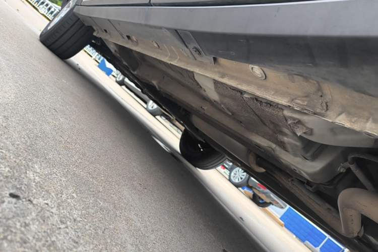 Used Wuling Alvez 2022 1.5L Manual Free-Style Model Left Side Sill