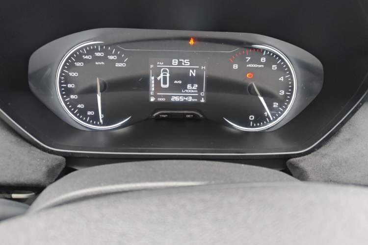 Used Wuling Alvez 2022 1.5L Manual Free-Style Model Odometer Close Up