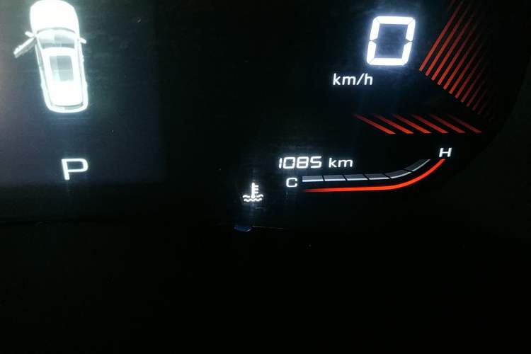 Used Wuling Alvez 2022 1.5T CVT Trendy & Cool Edition Odometer Close Up