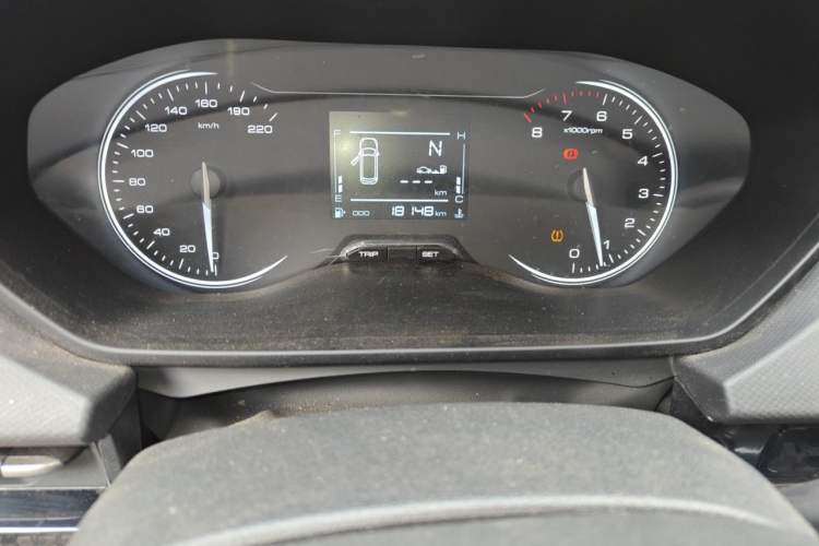 Used Wuling Alvez 2022 1.5L Manual Free-Style Model Odometer Close Up