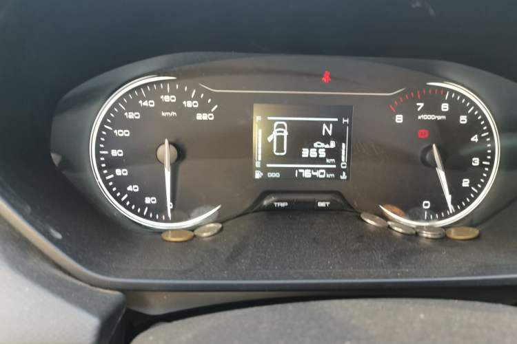 Used Wuling Alvez 2022 1.5L Manual Free-Style Model Odometer Close Up
