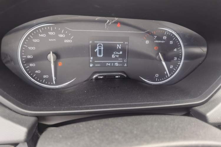 Used Wuling Alvez 2022 1.5L Manual Free-Style Model Odometer Close Up
