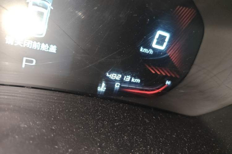 Used Wuling Alvez 2022 1.5T CVT Trendy & Cool Edition Odometer Close Up