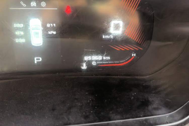 Used Wuling Alvez 2022 1.5T CVT Trendy & Cool Edition Odometer Close Up