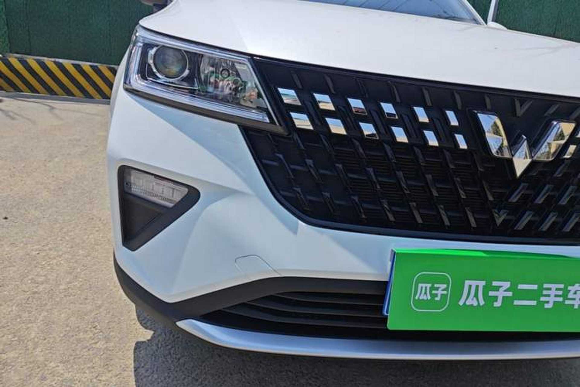 Used Wuling Alvez 2022 1.5L Manual Free-Style Model Right Front Headlight