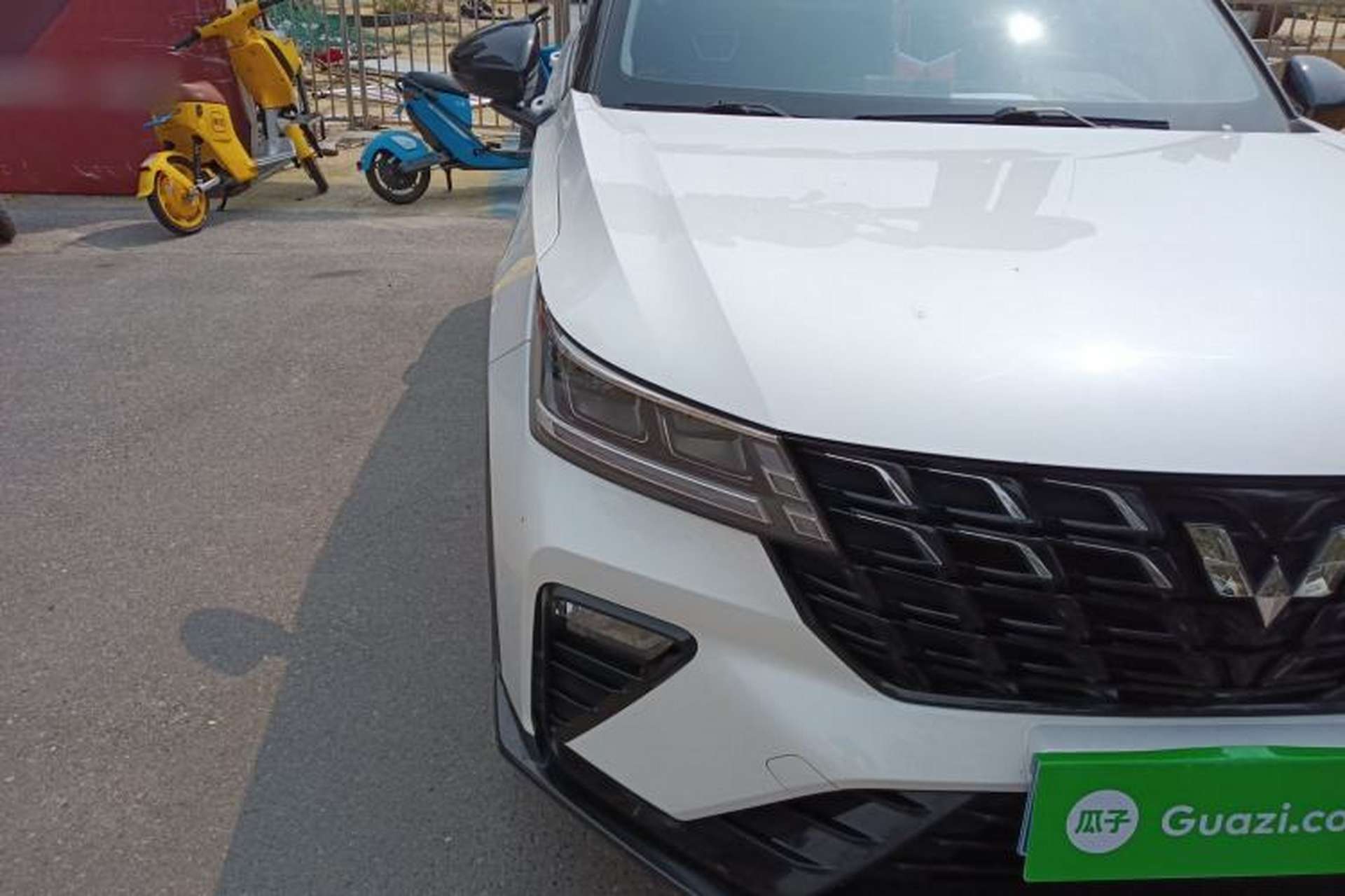 Used Wuling Alvez 2022 1.5T CVT Trendy & Cool Edition Right Front Headlight