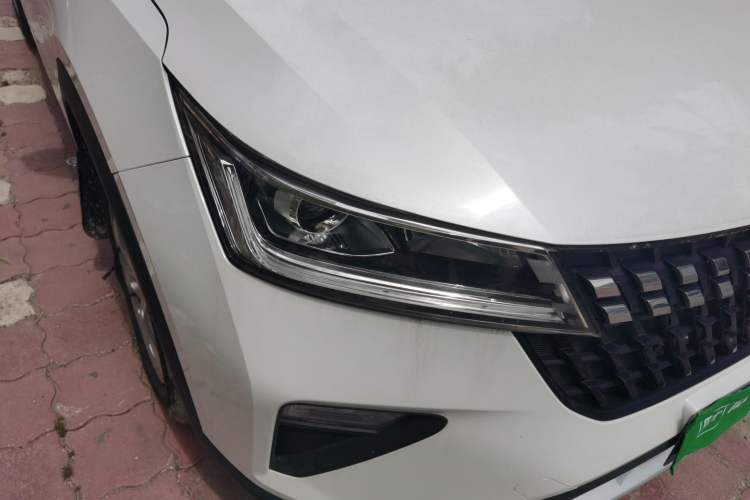 Used Wuling Alvez 2022 1.5L Manual Free-Style Model Right Front Headlight