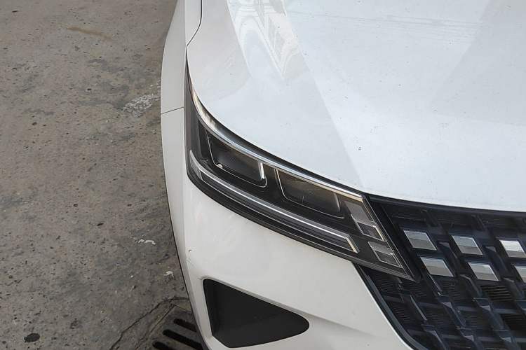 Used Wuling Alvez 2022 1.5L CVT Comfort Edition Right Front Headlight