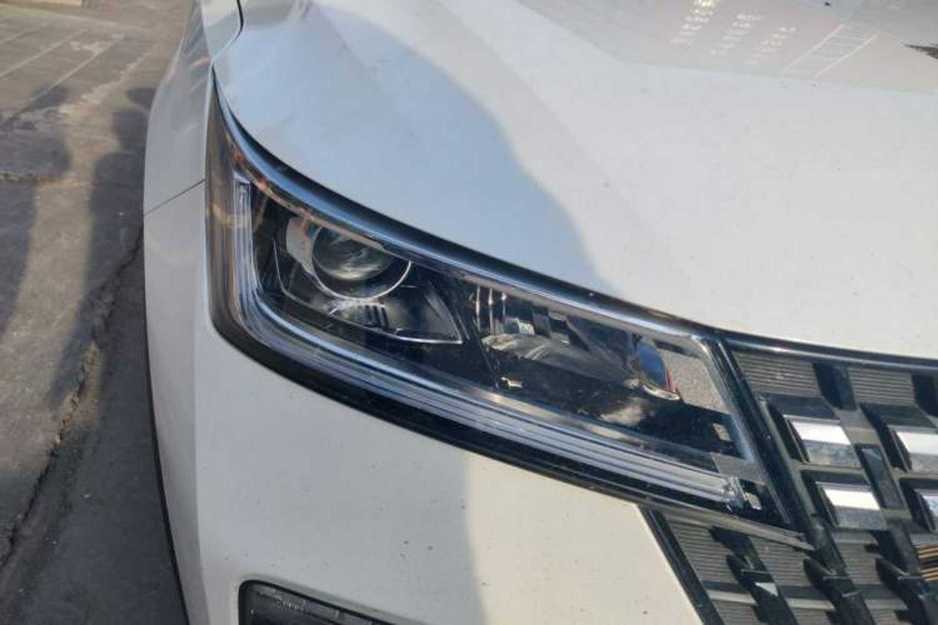 Used Wuling Alvez 2022 1.5L Manual Free-Style Model Right Front Headlight