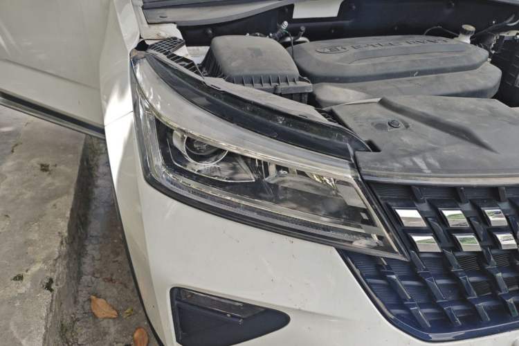 Used Wuling Alvez 2022 1.5L Manual Comfort Version Right Front Headlight
