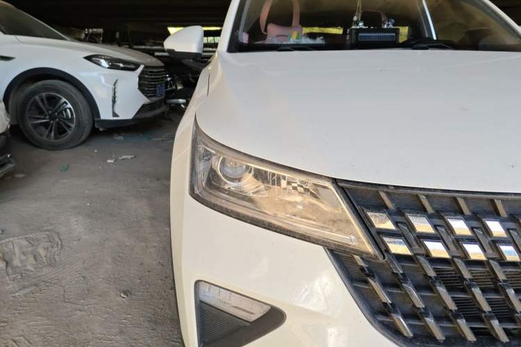 Used Wuling Alvez 2022 1.5L Manual Free-Style Model Right Front Headlight
