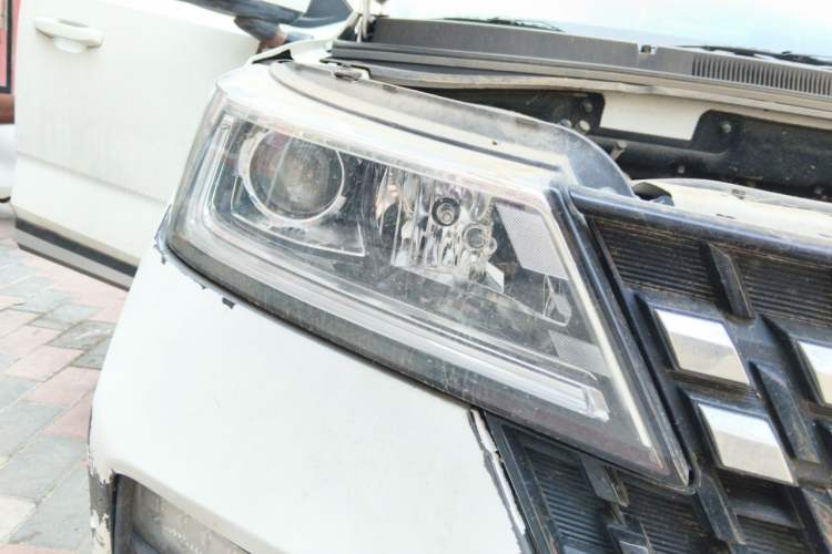 Used Wuling Alvez 2022 1.5L Manual Free-Style Model Right Front Headlight
