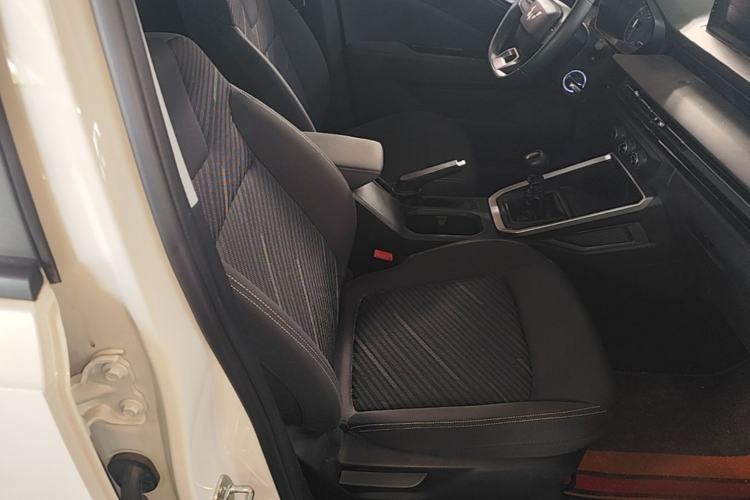 Used Wuling Alvez 2022 1.5L Manual Free-Style Model Right Front Seat