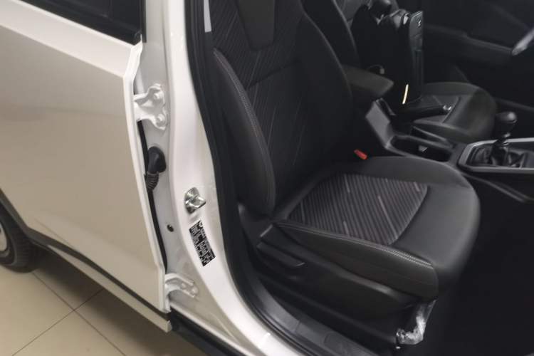 Used Wuling Alvez 2022 1.5L Manual Free-Style Model Right Front Seat