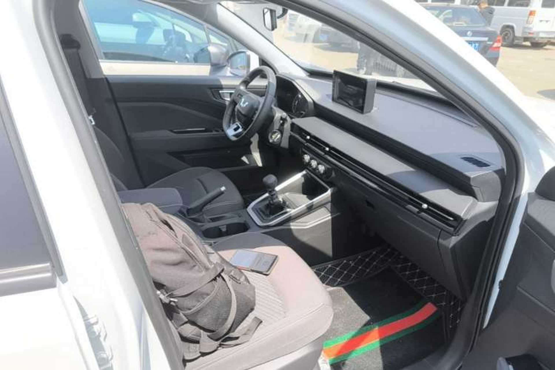 Used Wuling Alvez 2022 1.5L Manual Free-Style Model Right Front Seat