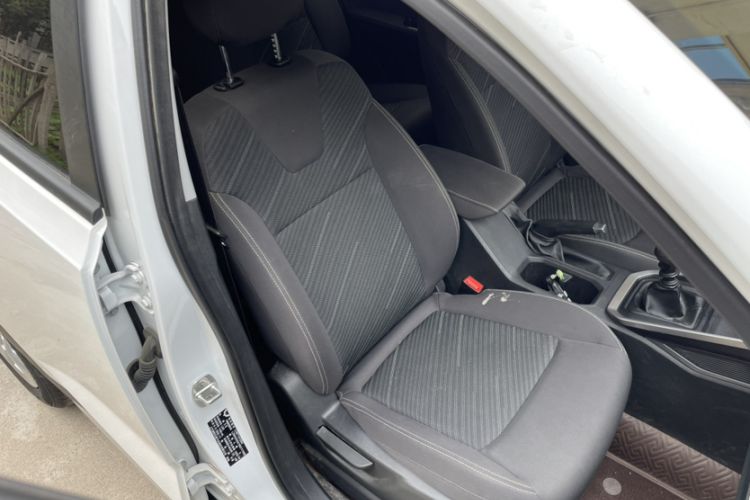 Used Wuling Alvez 2022 1.5L Manual Free-Style Model Right Front Seat
