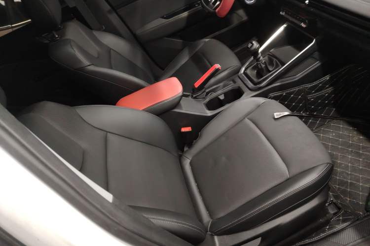 Used Wuling Alvez 2022 1.5L Manual Comfort Version Right Front Seat