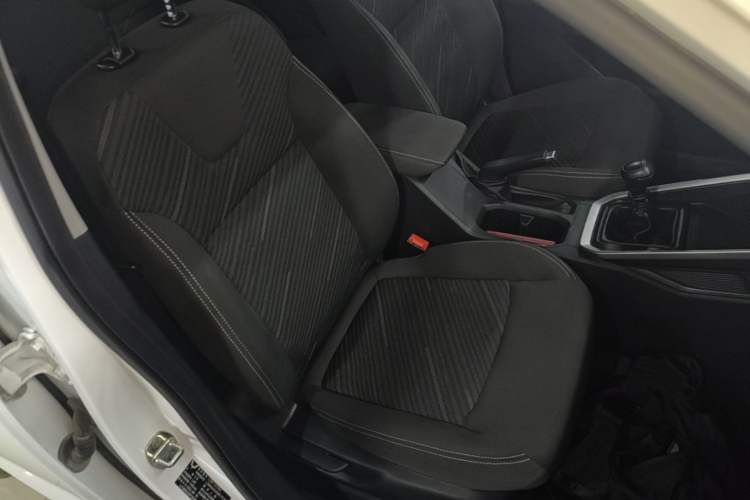 Used Wuling Alvez 2022 1.5L Manual Free-Style Model Right Front Seat