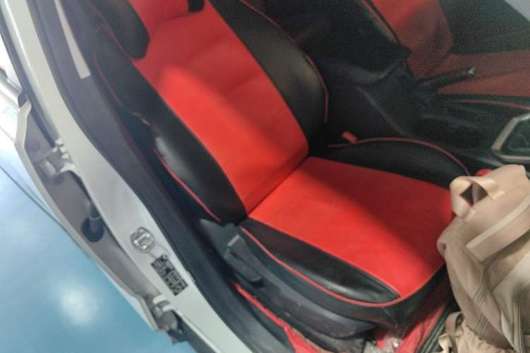 Used Wuling Alvez 2022 1.5L Manual Free-Style Model Right Front Seat
