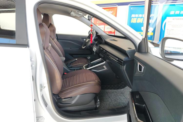 Used Wuling Alvez 2022 1.5L Manual Free-Style Model Right Front Seat