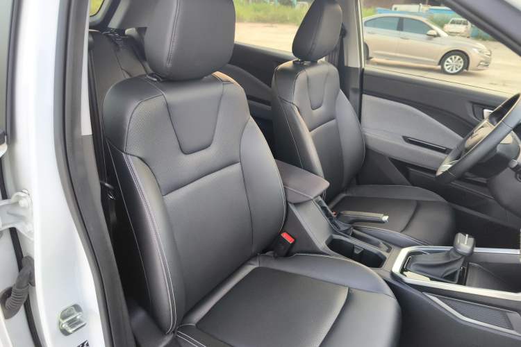 Used Wuling Alvez 2022 1.5L CVT Comfort Edition Right Front Seat