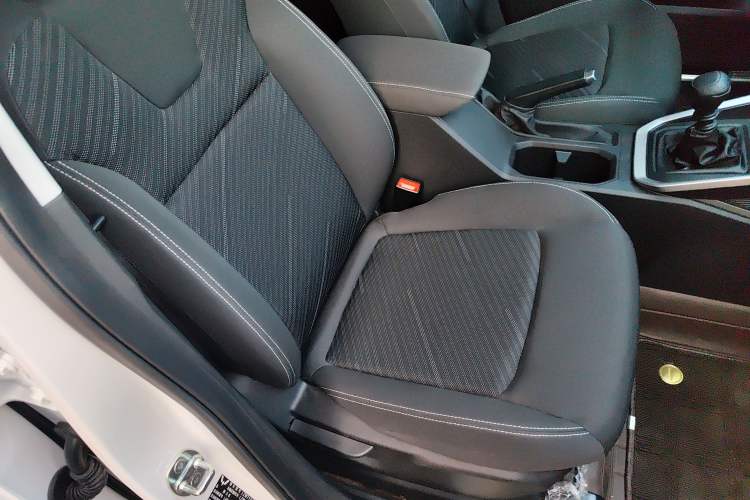 Used Wuling Alvez 2022 1.5L Manual Free-Style Model Right Front Seat