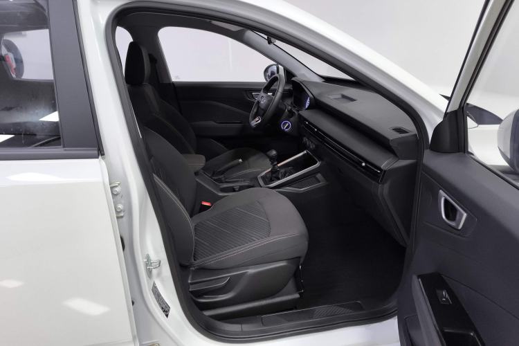 Used Wuling Alvez 2022 1.5L Manual Free-Style Model Right Front Seat