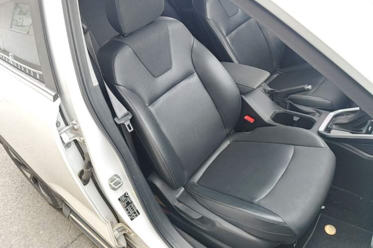 Used Wuling Alvez 2022 1.5L CVT Comfort Edition Right Front Seat